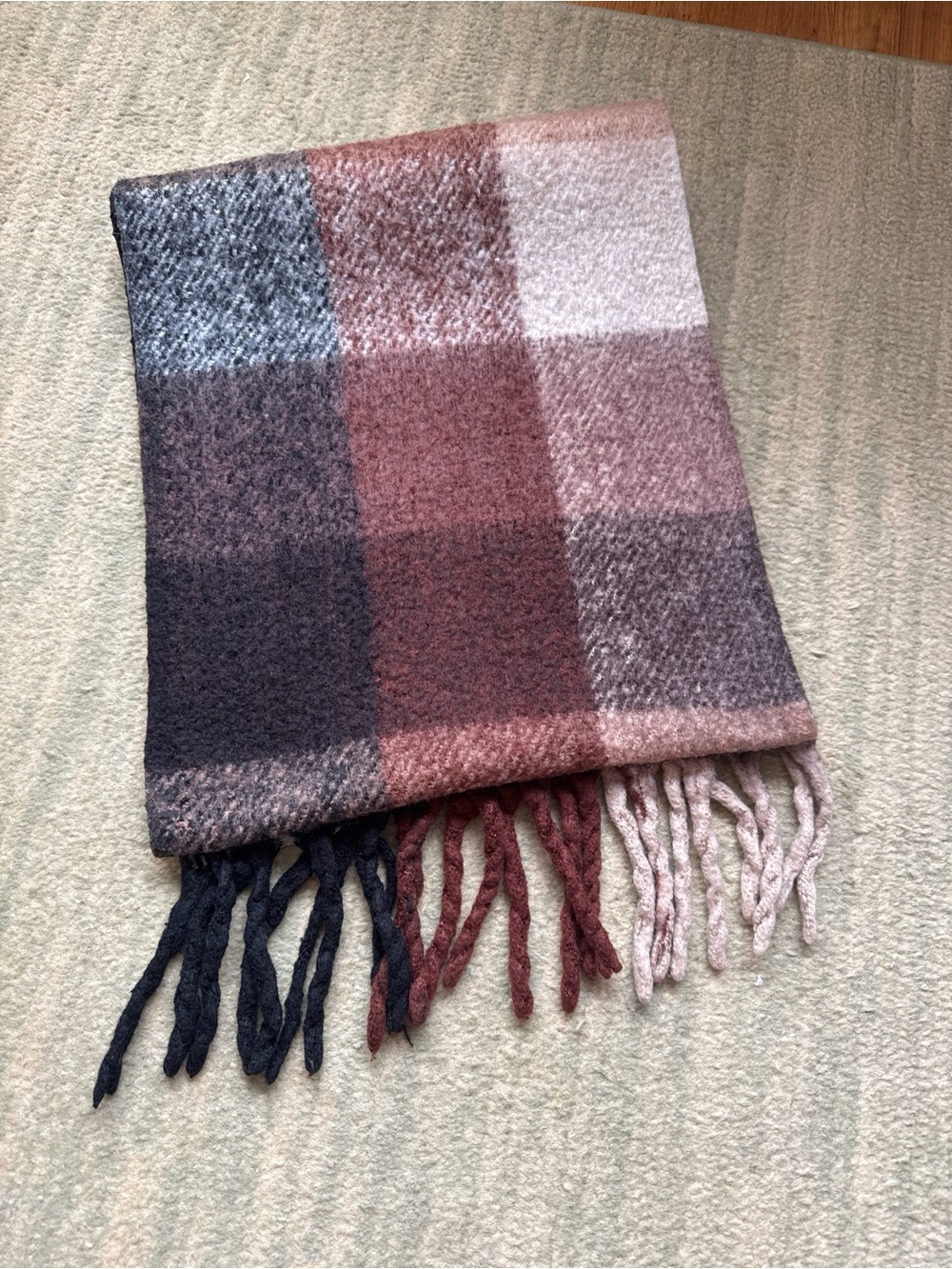 Abercrombie plaid scarf with fringe